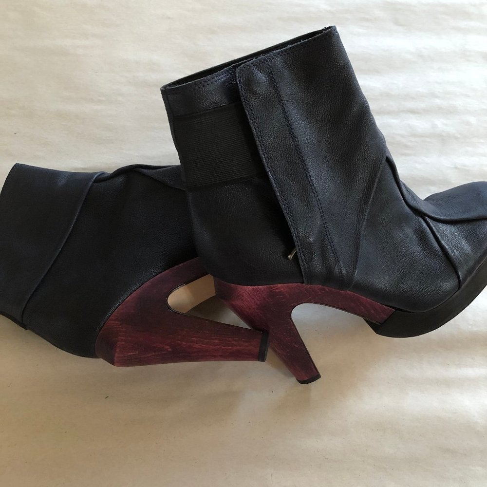 VPL by LD Tuttle Realignment boots in navy leather from La Garconne size 41 - Picture 5 of 8